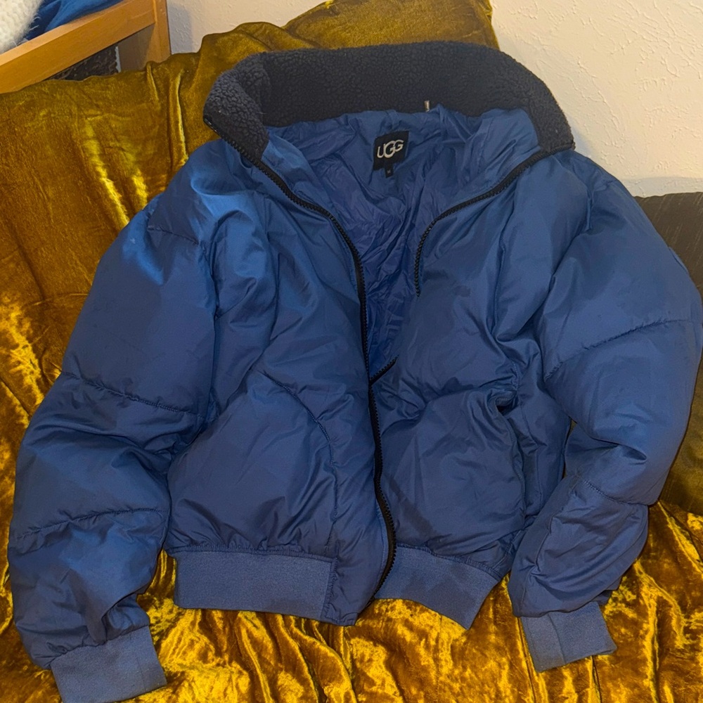 UGG Navy Puffer Jacket Faux Sherpa Collar  ADORABLE on women! Sz MENS MD